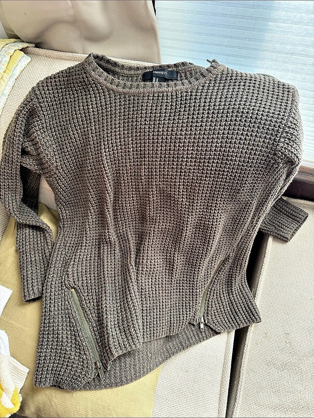 Forever 21 Brown Knit Zip Detail Sweater Size Medium